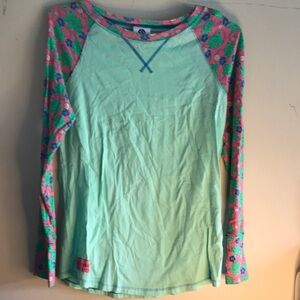 Simple southern Woman Elephant Long-Sleevwd shirt Size Medium